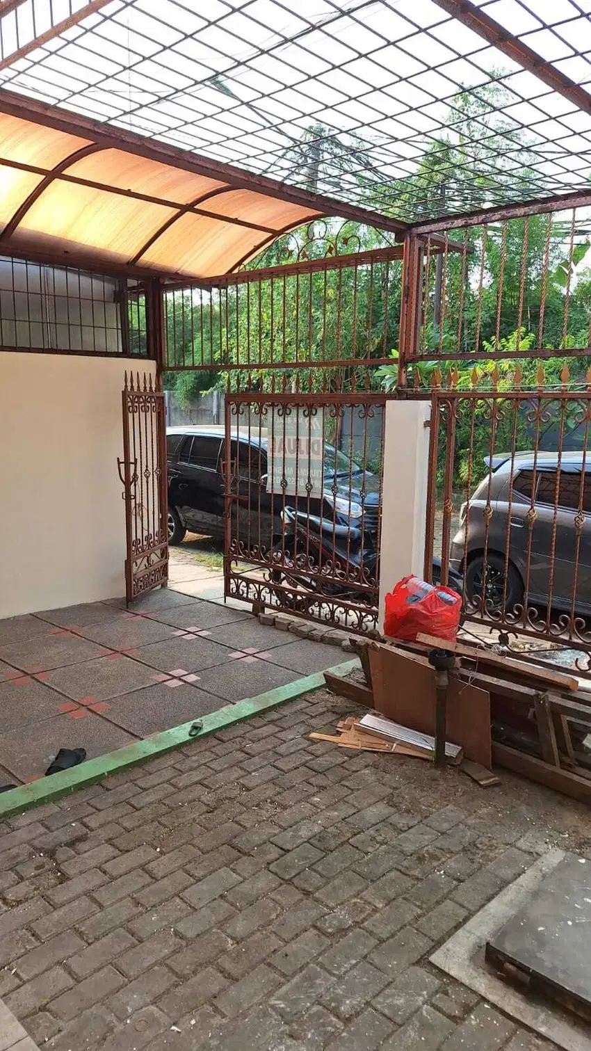 Di Jual Rumah Strategis Di Taman Semanan indah