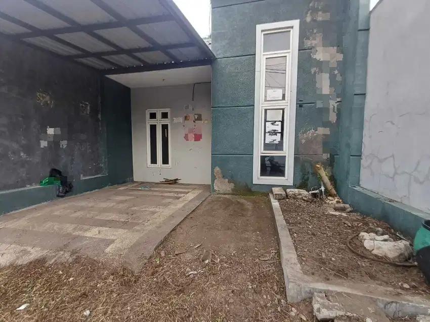 Dijual rumah second  Row 3 mobil  700jt an Dekat Kampus UPN