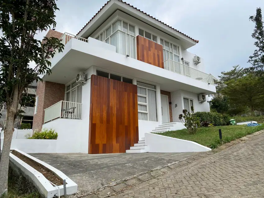 Dijual Cepat Dan Butuh Uang Villa di Kota Batu Dekat JTP 3