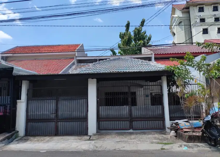 ‼️MURAH, JUAL CEPAT ‼️RUMAH MANYAR BAGUS TERAWAT SIAP HUNI.