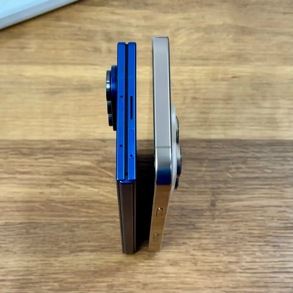 NEW SAMSUNG GALAXY ZFLIP7 256GB