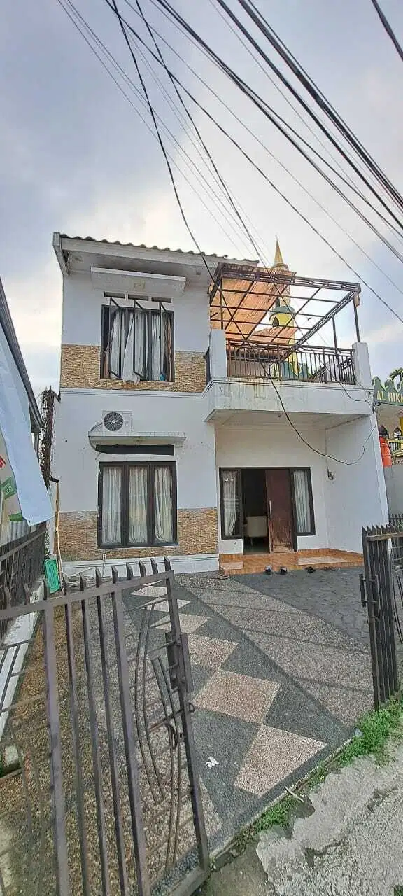 Jual rumah cocok utk rumahnkost atau kantor.