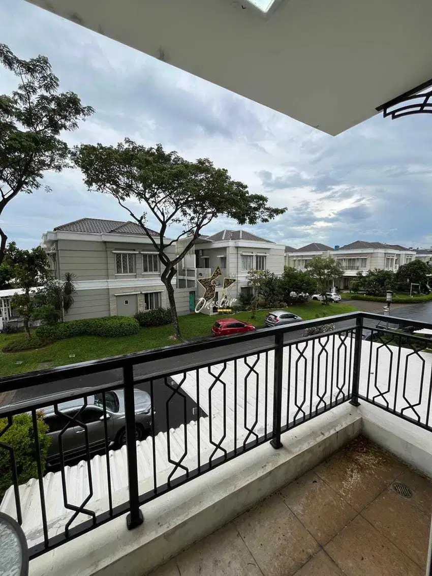 Rumah Hook Living Room Ada 2 Kamar Tidur Gede Ada 2 di Gading Serpong