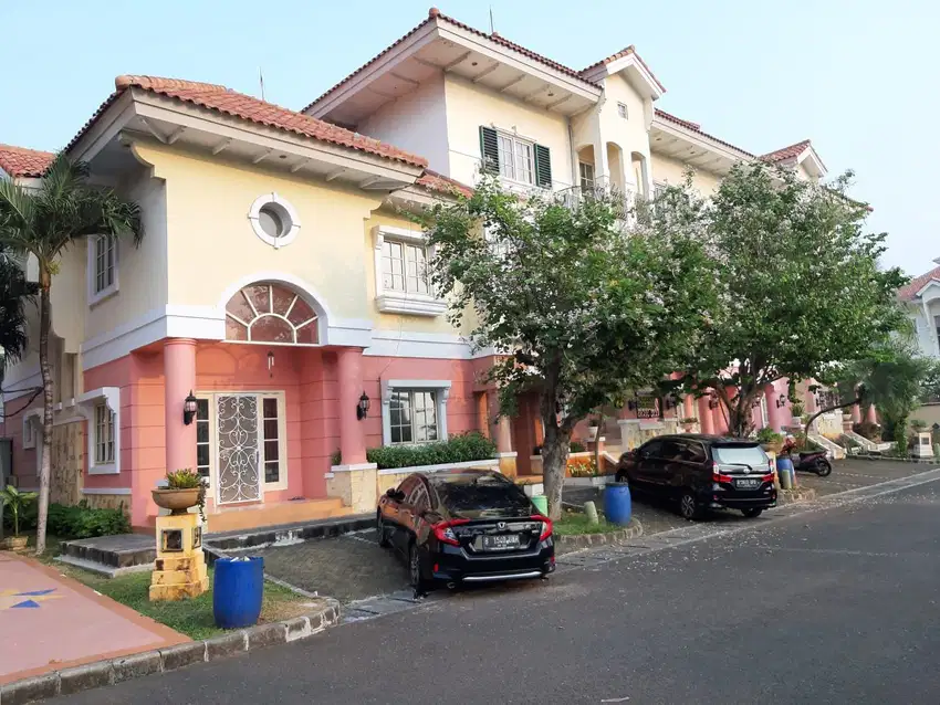 Rumah di Ancol Puri Marina