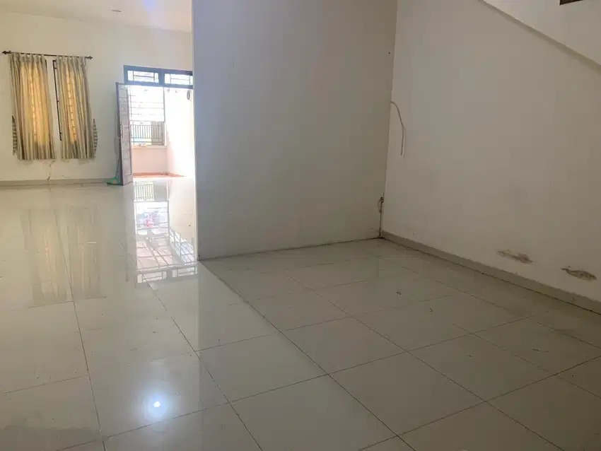 Disewakan Rumah Taman Palem Lestari