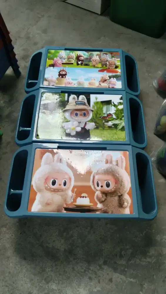 Meja plastik belajar