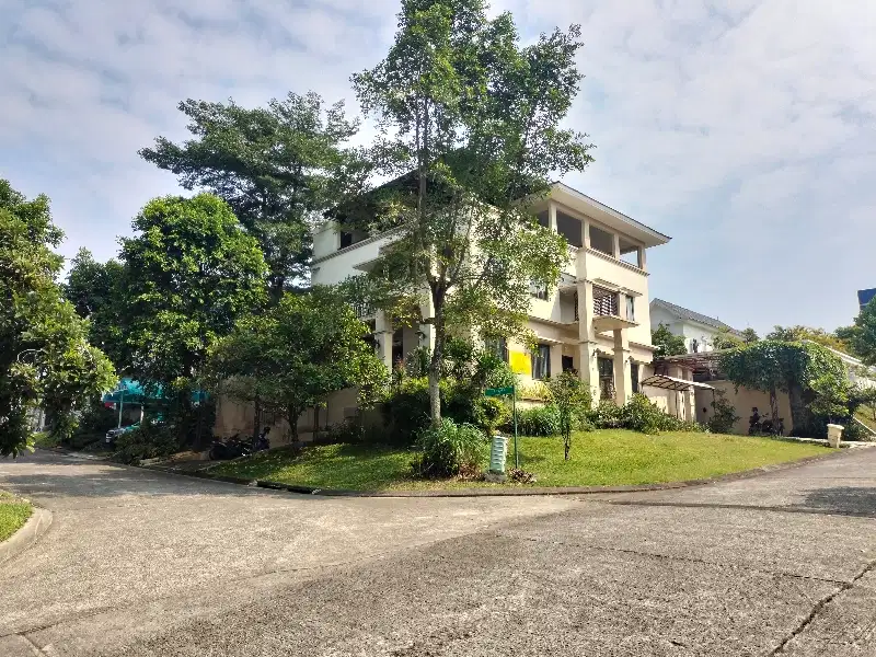 Rumah Hoek CountryWood Sentul Murah RoofTop View Gunung Dekat Jagorawi