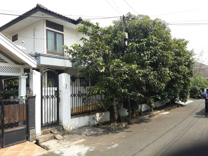 Dijual Rumah 2 Lantai di Taman Aries Meruya Jakarta Barat