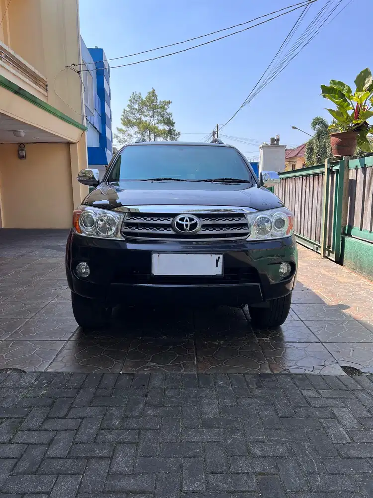 fortuner 2.7 V 4x4 (super istimewa)