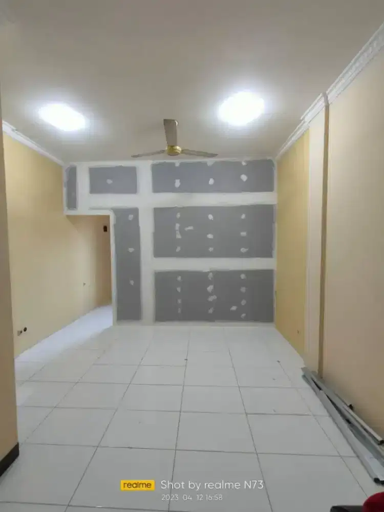 Spesialist partisi dan plafon gypsum rata bebas gelombang