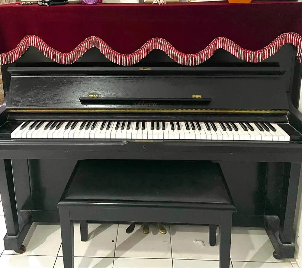 FOR SALE PIANO UPRIGHT FLORA