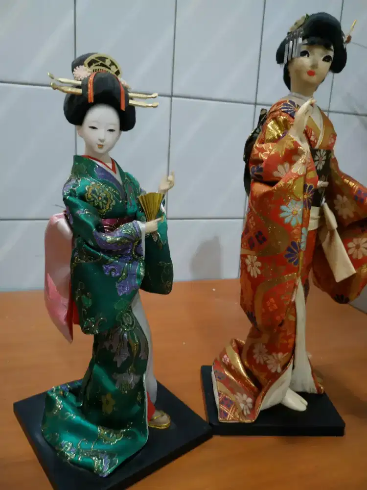 Dua boneka geisha made in Japan