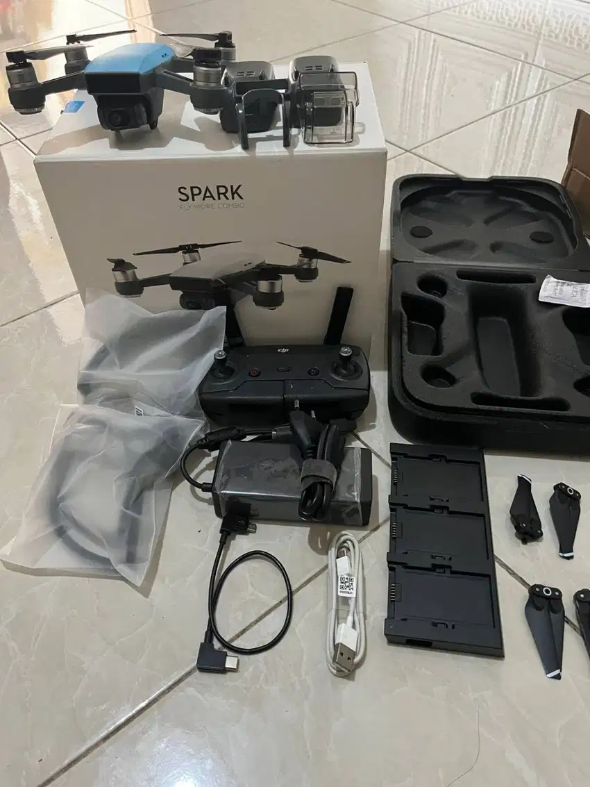Drone DJI Spark Fly More Combo Mulus Like New