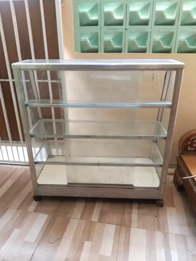 ETALASE KACA. ETALASE JUALAN. ETALASE SERBAGUNA