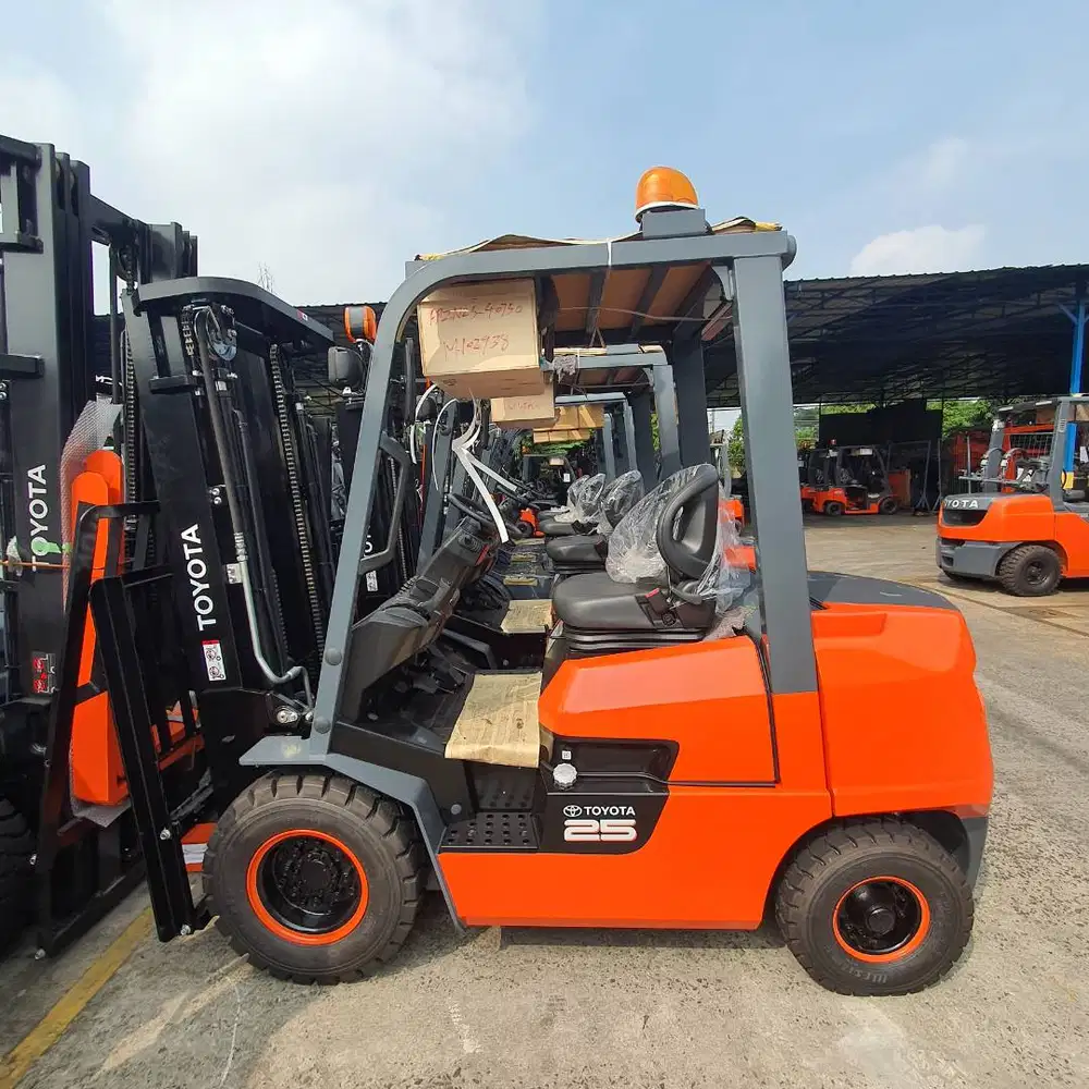 FORKLIFT TOYOTA 62-8FD25 KONDISI BARU