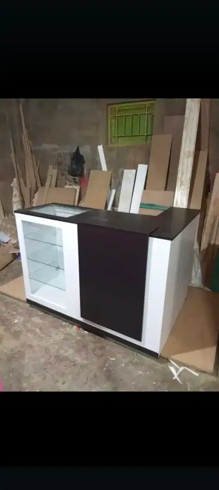 Meja Toko Kaca/ Meja Klinik kaca
