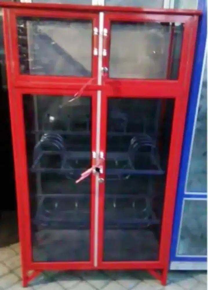 Rak Piring Aluminium 4 Pintu Frame Merah Kaca Riben 74-137