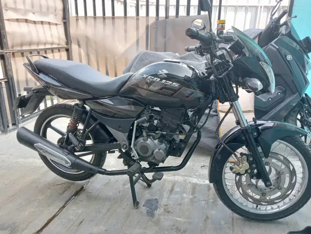 Bajaj xcd 125 dts-si pajak hidup