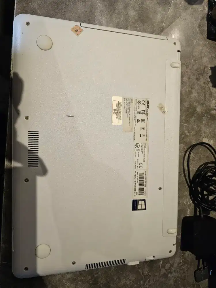 Dijual Laptop Asus X441U Corei3 Gen7 Warna Putih
