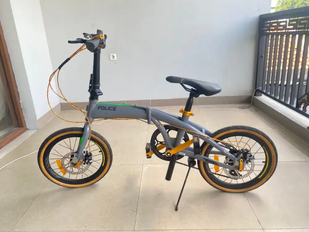Dijual sepeda lipat police milan