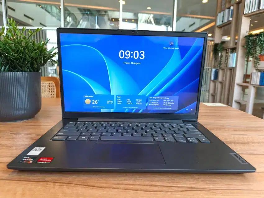 LAPTOP LENOVO V14 2022 14 AMD Ryzen 5 - 8GB RAM - 512GB SSD