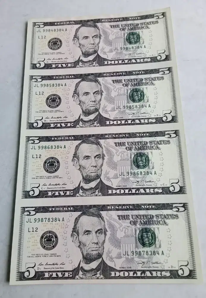 Uang bersambung 5 dollars x4 th 2005