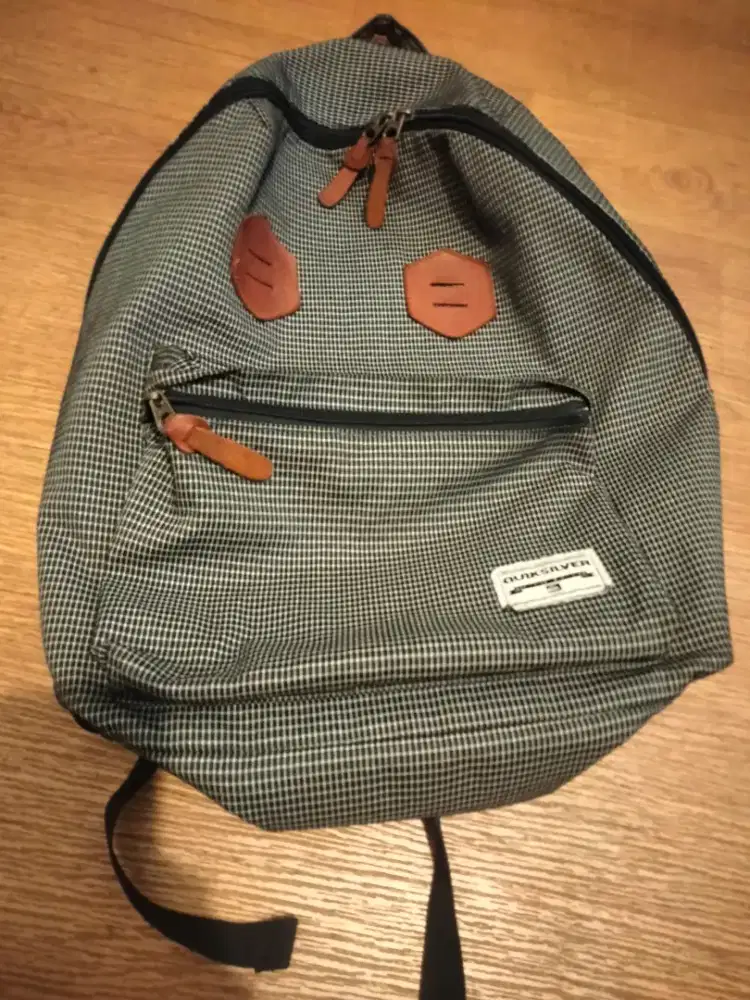 Tas ransel quicksilver seperti baru