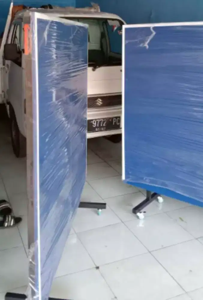 Meja tenis bermacam ketebalan baru