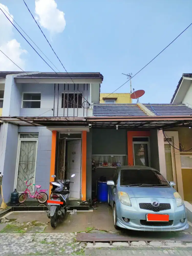 Dijual rumah 2 lantai di perumahan pinus regency