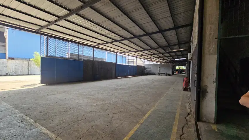 Gudang di Salembaran Luas 2400 m2, Siap Pakai, Kondisi Bagus