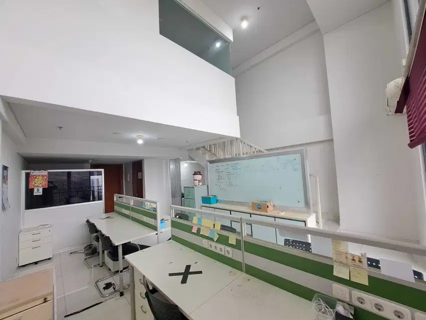 Jual Cepat Kantor Siap Huni 102 m2 di SOHO Pancoran, Hrg Kompetitif