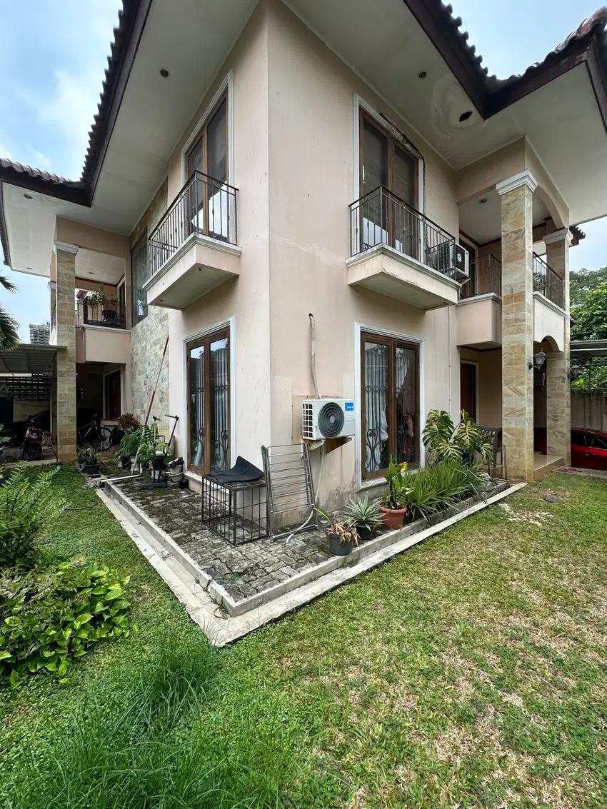 DIJUAL Rumah Cantik Dalam Komplek di Lebak Bulus