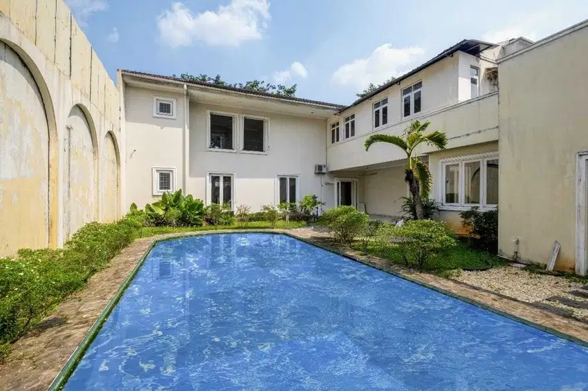 Sewa Rumah Klasik 2 Lantai di Lebak Bulus 5 Kamar