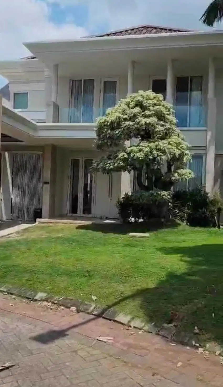 Rumah Modern La Riz Grand Golf Residence Surabaya Barat