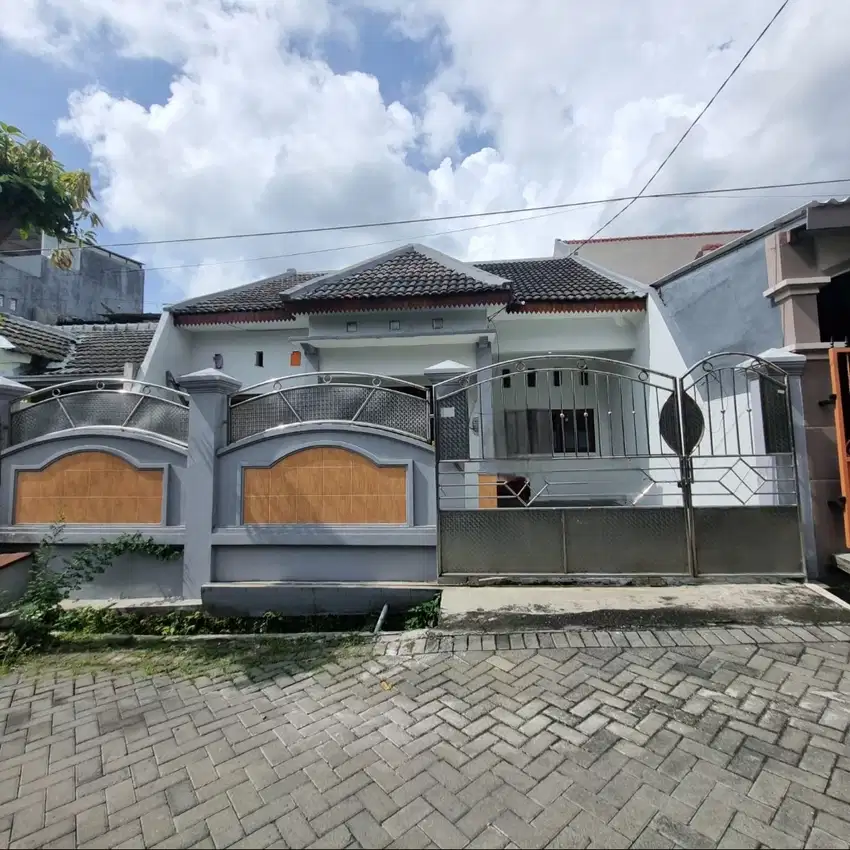 Dijual Rumah Wiyung Puri Lidah Kulon dkt Permata Safira Lembah Harapan