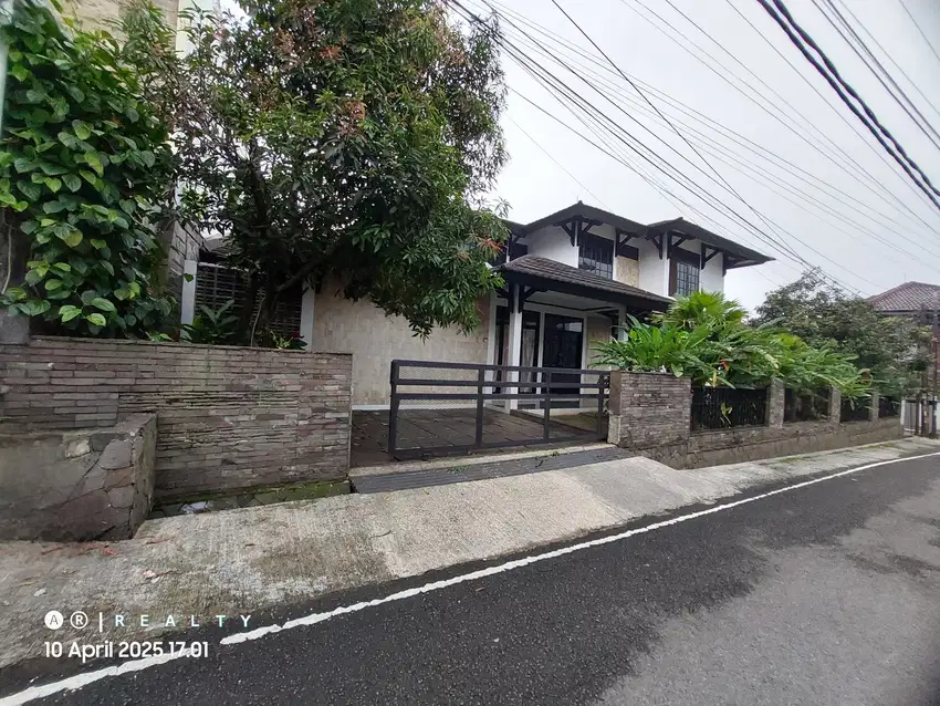 RUMAH IDAMAN CIGADUNG Dago Strategis Desain Modern Bandung