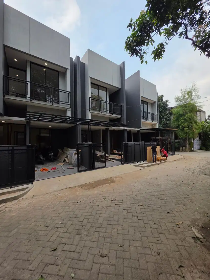Rumah bangunan mandiri 2 lantai gading serpong