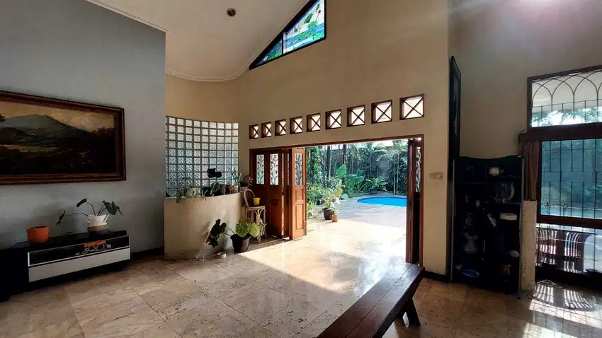 DIJUAL TANAH BONUS RUMAH DAN PRIVATE POOL HAJI NAWI JAKSEL