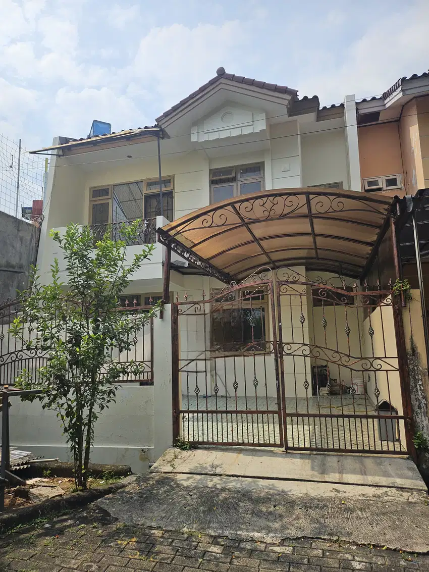disewakan rumah rapi 2 lantai di sunter
