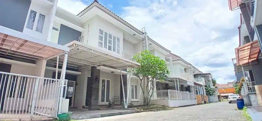 JUAL RUMAH DUA LANTAI DI PERUMAHAN DKT KAMPUS UGM