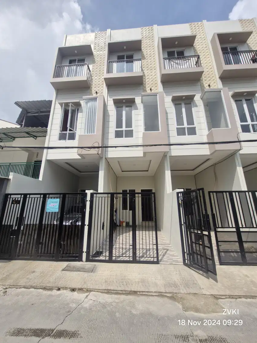 Rumah Sap Huni, Lokasi Strategis di Taman Ratu, Jakarta Barat