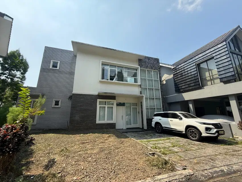Rumah 3 Lantai View Golf dan Gunung di Cluster Elite Sentul