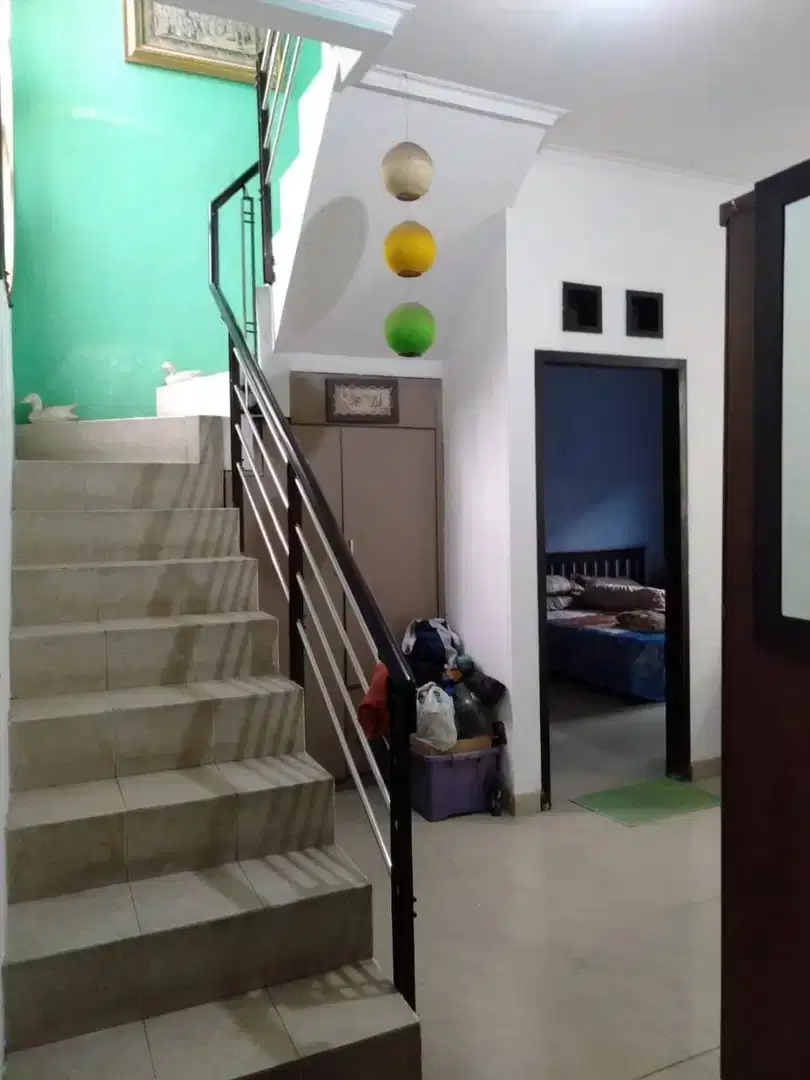 BU KERAS*JUAL CEPAT RUMAH TERAWAT 2 LANTAI DI DALAM KOMPLEK ELITE