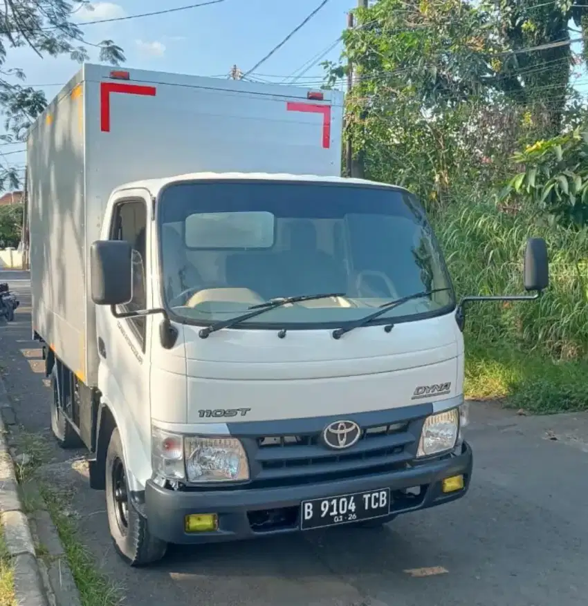 TOYOTA DYNA 110 ST 2011 ENGKEL BOX