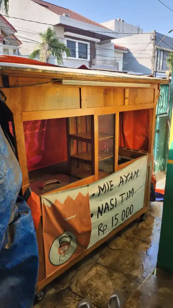 Gerobak bakmi dan bakso