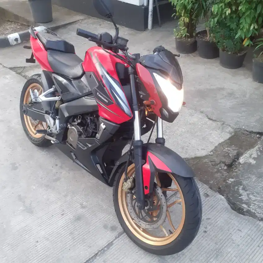 Bajaj Pulsar 200cc komplit fktr ada Starter On lengkap