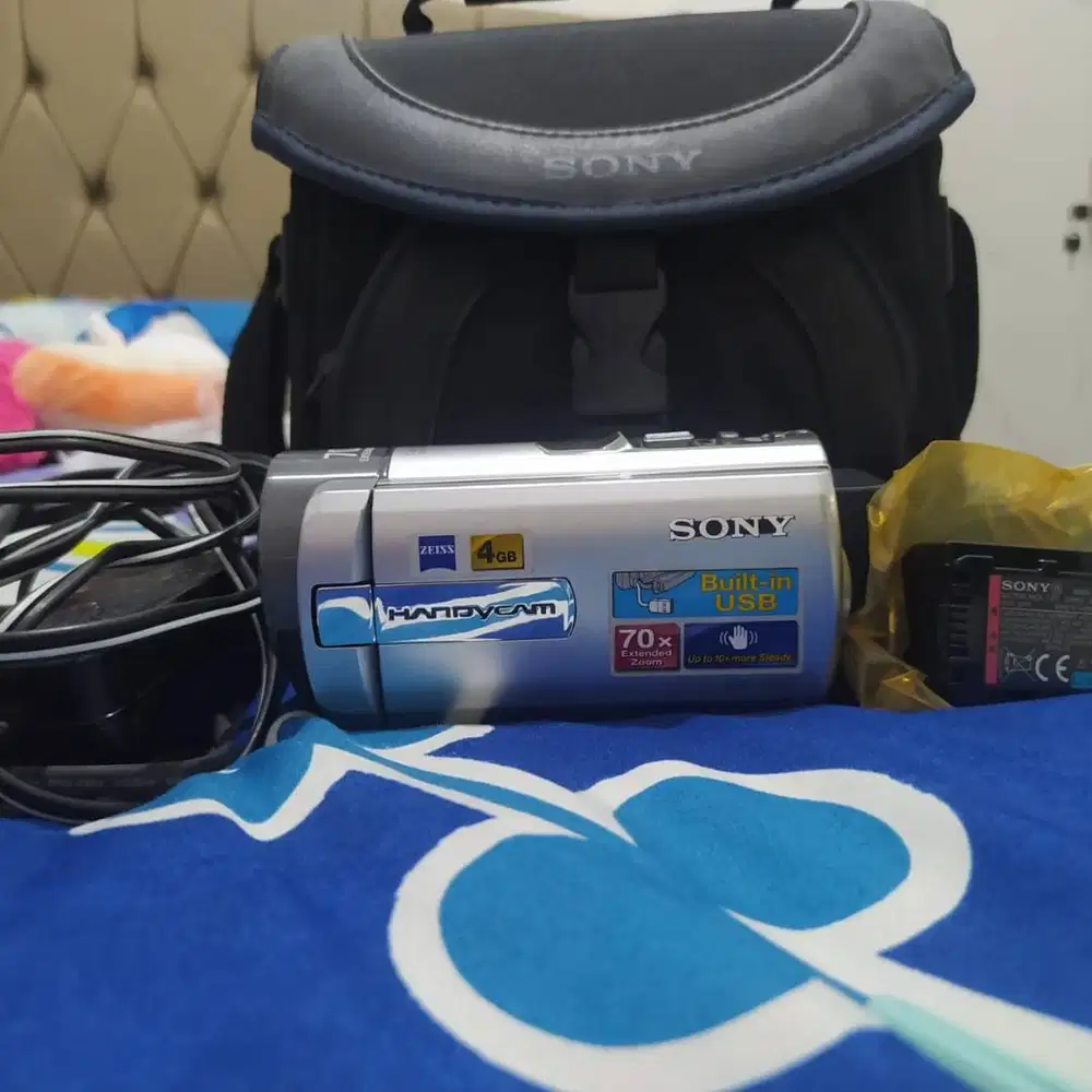 Dijual murah Handycam Sony DCR-SX65 70X Extend Zoom