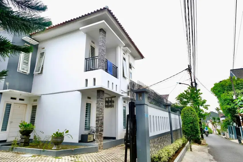 Dijual Rumah Kos-kosan di Veteran Bintaro -glh
