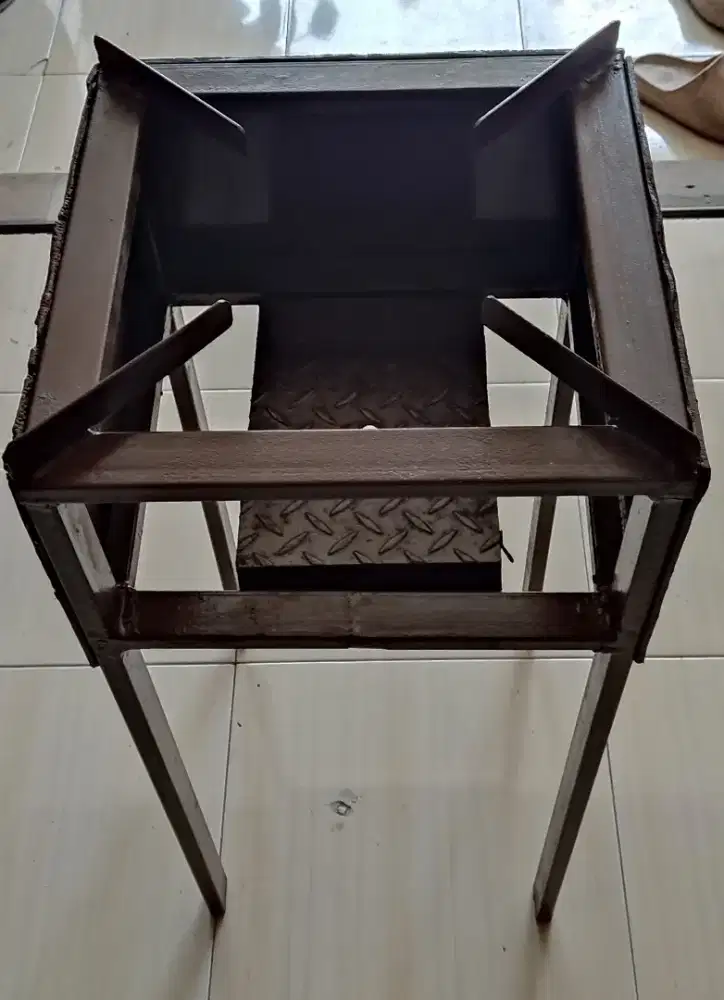 Rangka besi dudukan kompor gas mawar