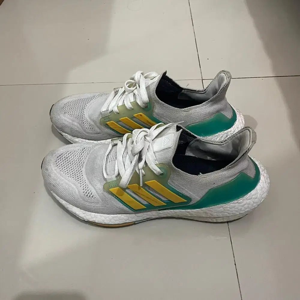 Sepatu Lari Adidas Ultraboost 22 Original White Size 42 No Box